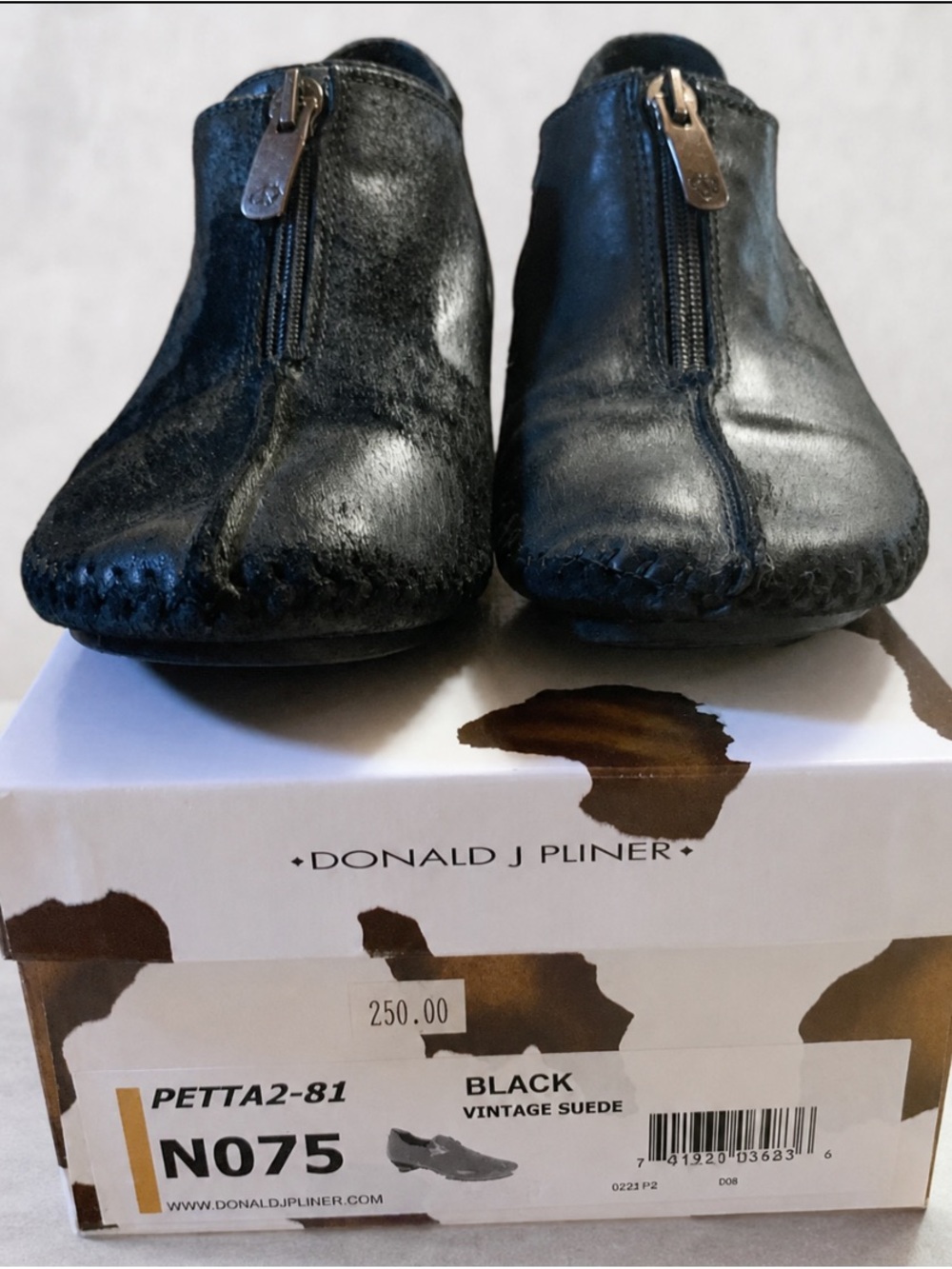 Donald J Pliner Petta2 Black Suede Zip Shoes 7.5N Spain